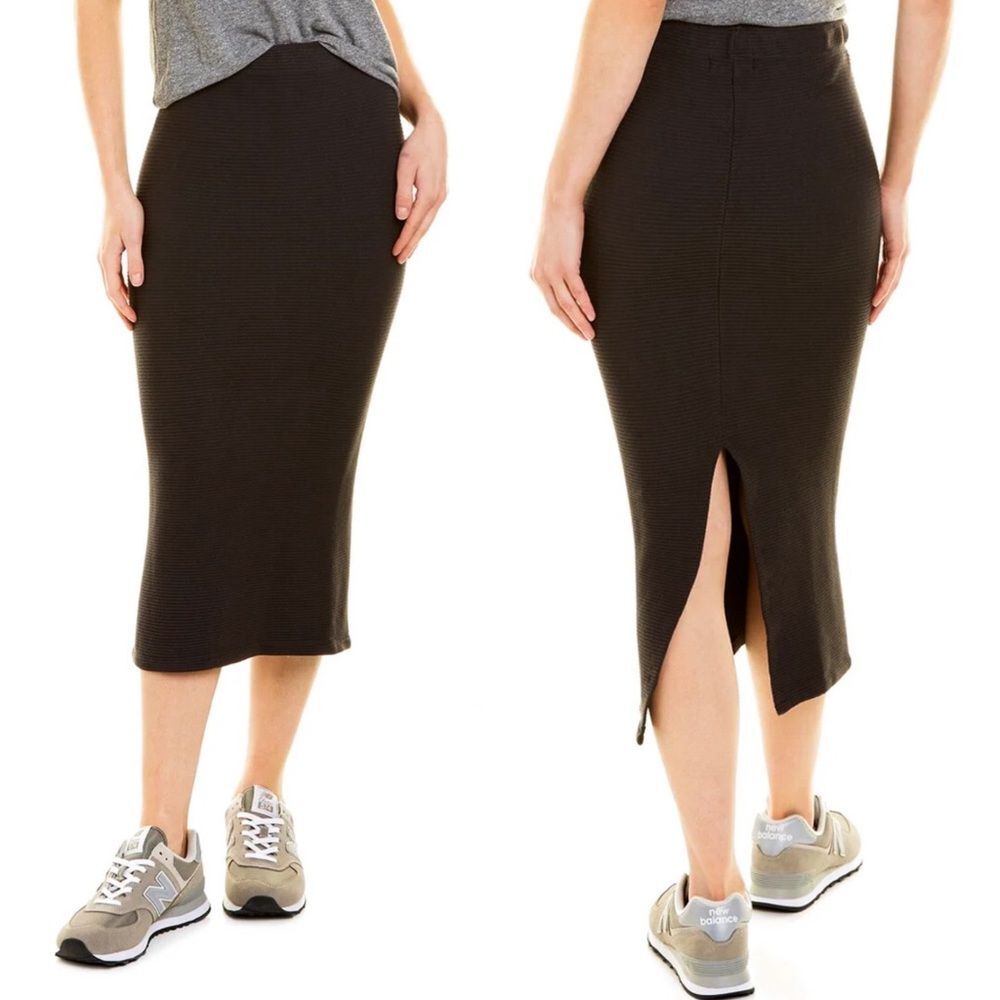 Monrow Brushed Rib Skirt Black Size Small NWT